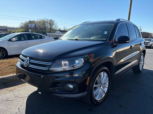 Used 2015 Volkswagen Tiguan SE image 3