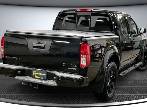 Used 2020 Nissan Frontier SV w/ Midnight Edition Floor Mats image 6