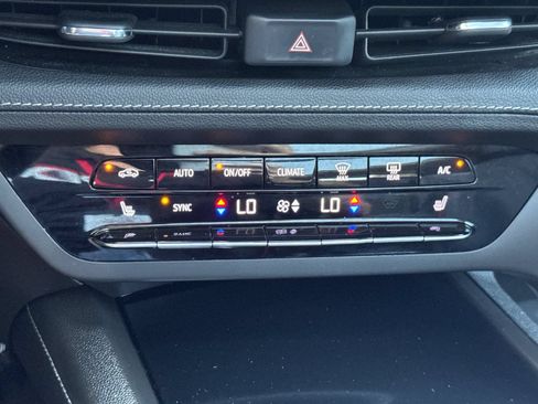Used 2022 Buick Envision Essence w/ Sport Touring Package FWD image 22