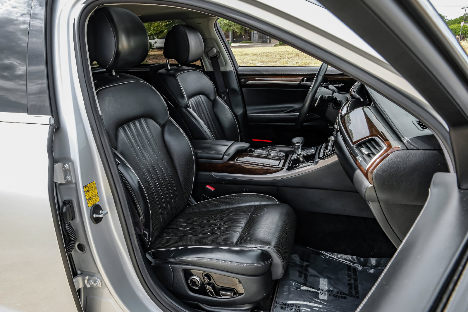 Used 2019 Genesis G90 5.0 Ultimate RWD image 39