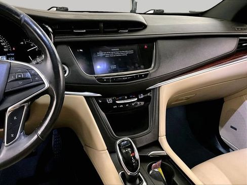 Used 2018 Cadillac XT5 Luxury w/ Driver Awareness Package AWD/4WD image 7