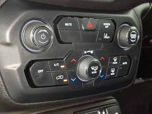Used 2021 Jeep Renegade Limited AWD/4WD image 25