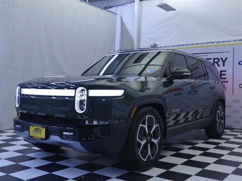 Used 2023 Rivian R1S Adventure AWD/4WD image 3