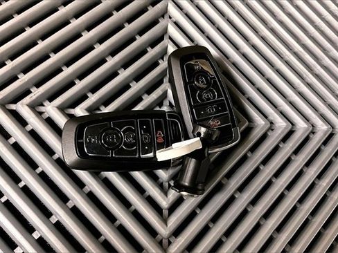 Used 2022 Lincoln Corsair Reserve w/ Luxury Package image 10