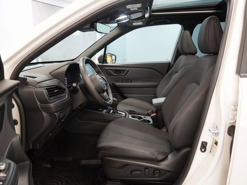 Used 2025 Subaru Forester Premium w/ Convenience Package #1 image 5