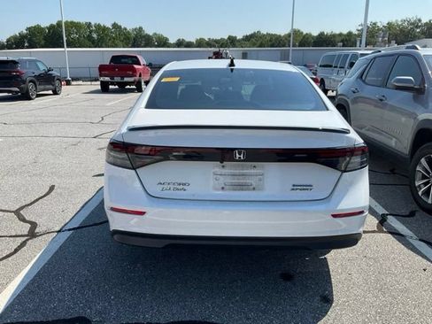 Used 2024 Honda Accord Sport image 6