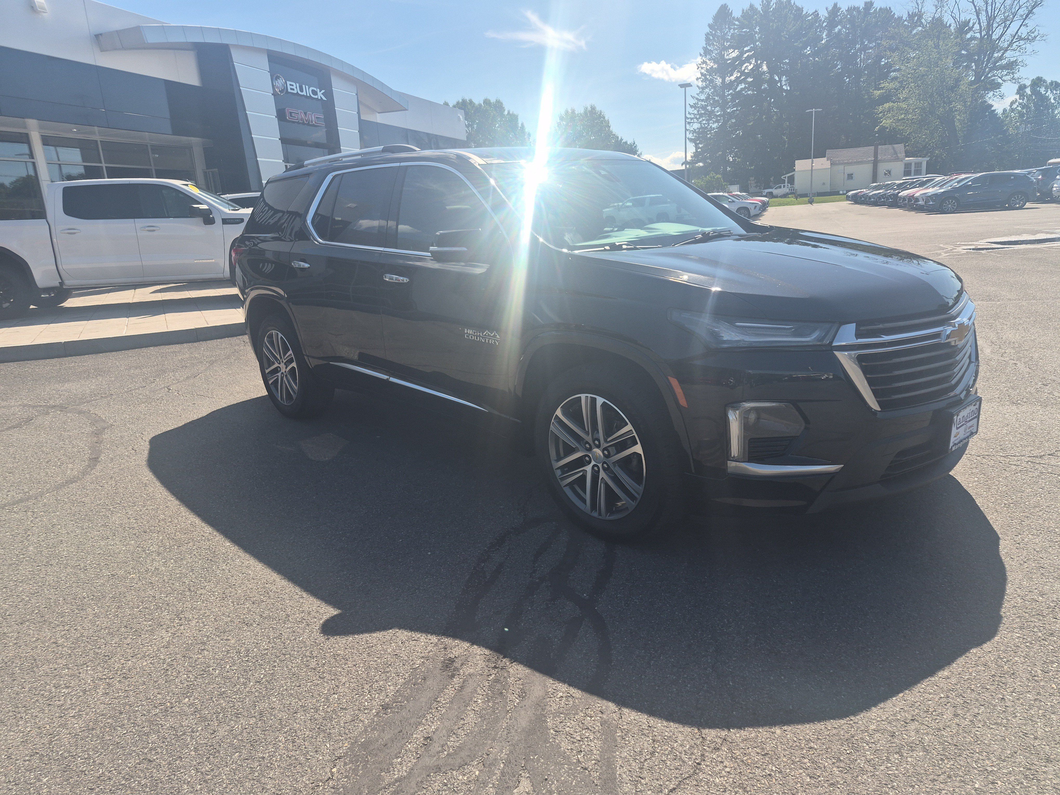 Used 2023 Chevrolet Traverse High Country w/ LPO, Floor Liner Package AWD/4WD image 7