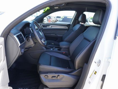 Used 2023 Volkswagen Atlas Cross Sport SEL image 7