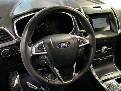Used 2020 Ford Edge Titanium w/ Equipment Group 301A image 19