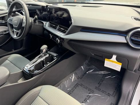 New 2026 Chevrolet Trax LT w/ Driver Confidence Package FWD image 6