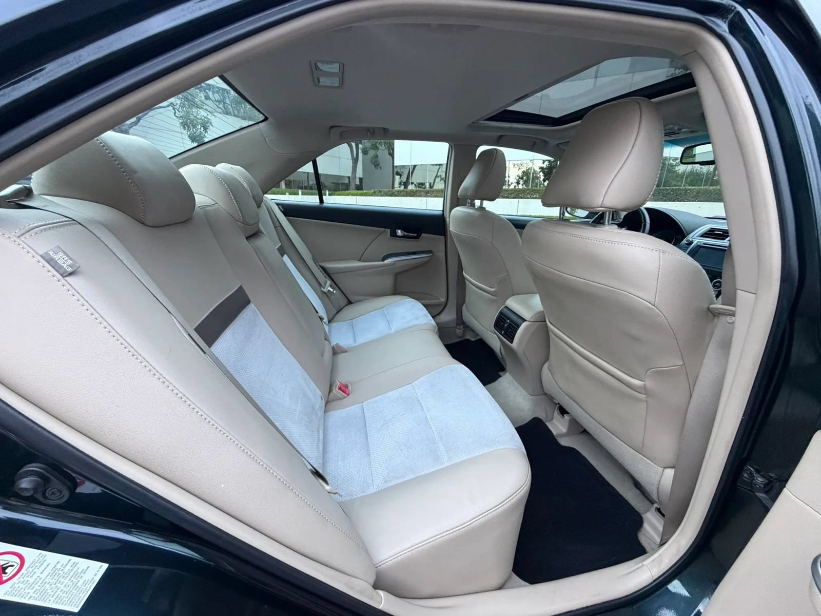 Used 2012 Toyota Camry XLE w/ Leather Pkg FWD image 12