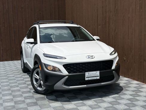 Used 2023 Hyundai Kona SEL w/ Cargo Package FWD image 9