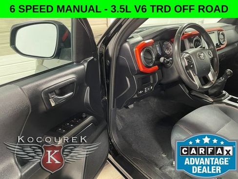Used 2019 Toyota Tacoma TRD Off-Road AWD/4WD image 10