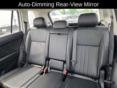 Used 2022 Volkswagen Tiguan SE w/ Panoramic Sunroof Package AWD/4WD image 29