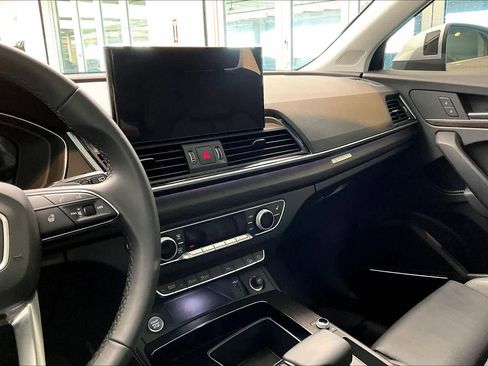 Certified 2025 Audi Q5 2.0T Premium Plus w/ Premium Plus Package image 6