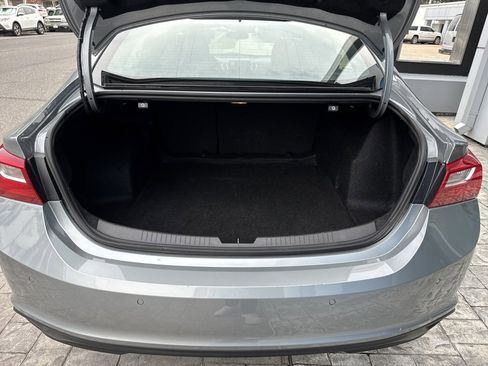 Used 2025 Chevrolet Malibu LT image 12