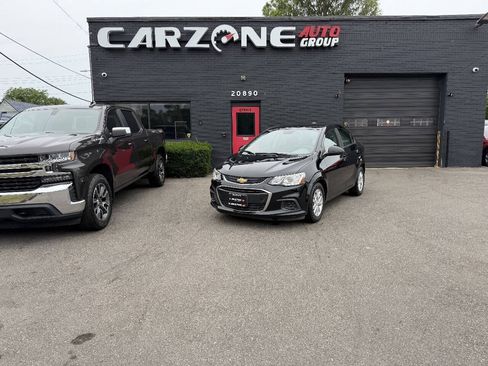 Used 2017 Chevrolet Sonic LT FWD image 1