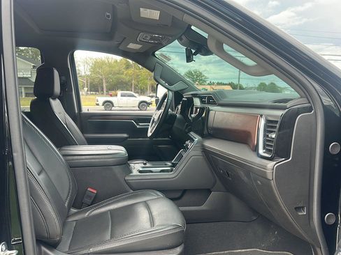 Used 2024 GMC Sierra 2500 Denali w/ Denali Reserve Package AWD/4WD image 12