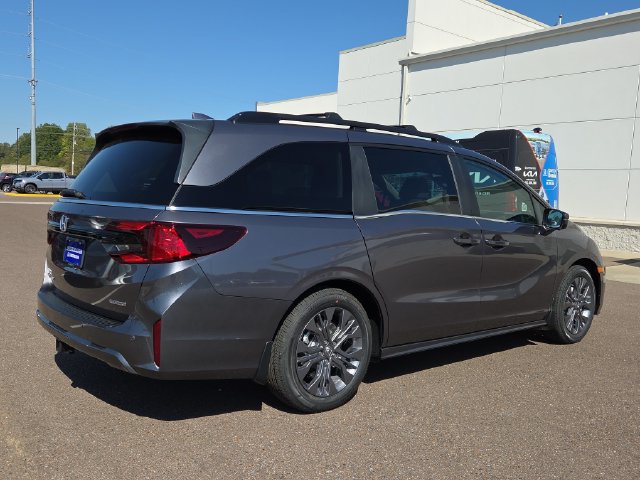 New 2027 Honda Odyssey Touring image 3