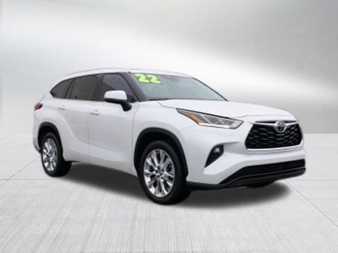 Used 2022 Toyota Highlander Limited image 9
