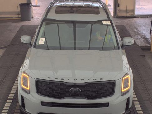 Used 2021 Kia Telluride EX w/ EX Premium Package AWD/4WD image 3
