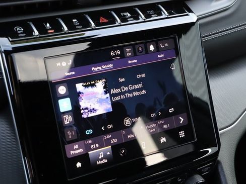 New 2025 Jeep Grand Cherokee Altitude image 29