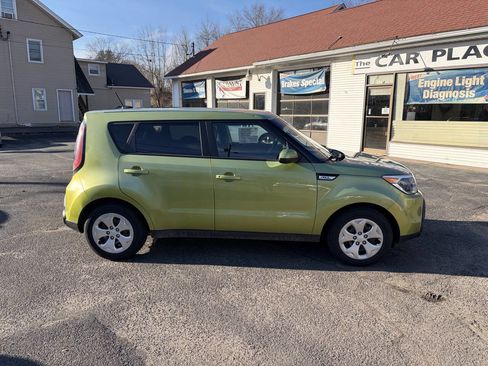 Used 2015 Kia Soul image 2