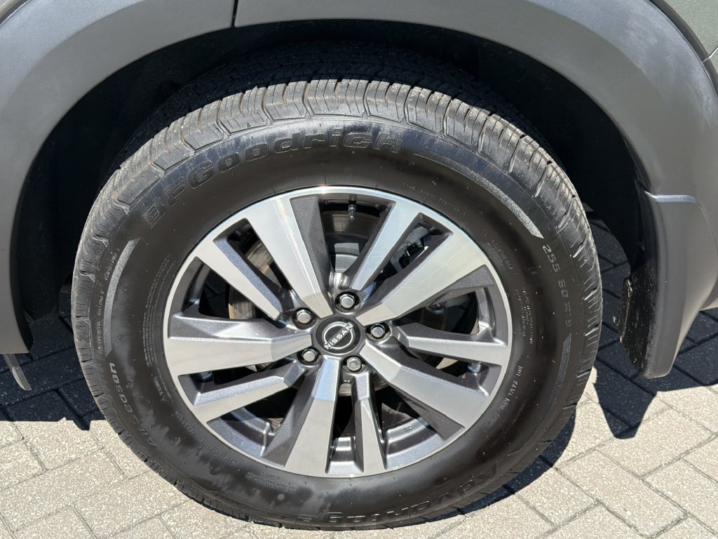 Used 2023 Nissan Pathfinder SL w/ Lighting Package (N92) AWD/4WD image 16