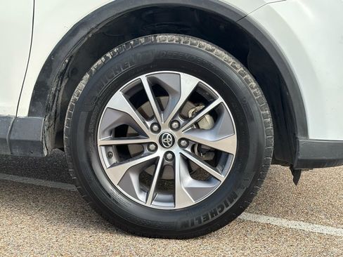 Used 2018 Toyota RAV4 XLE w/ Convenience Package image 8