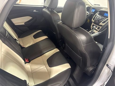 Used 2014 Ford Focus SE w/ Equipment Group 201A FWD image 23