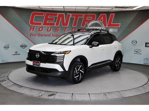 New 2026 Nissan Kicks SV w/ SV Premium Package image 2