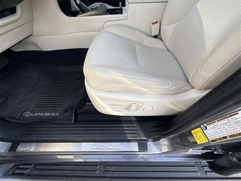 Used 2023 Lexus GX 460 Premium image 17