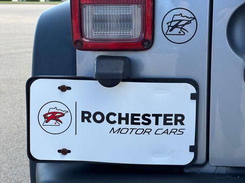 Used 2015 Jeep Wrangler Unlimited Rubicon AWD/4WD image 33