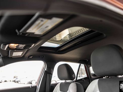 Used 2024 Chevrolet Trax RS w/ Sunroof Package FWD image 17