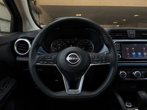 Used 2025 Nissan Versa SV FWD image 28