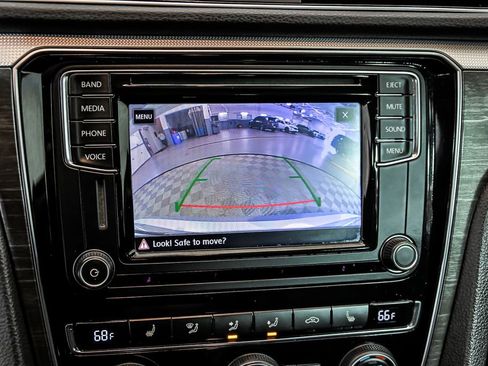 Used 2017 Volkswagen Passat 1.8T SE image 23