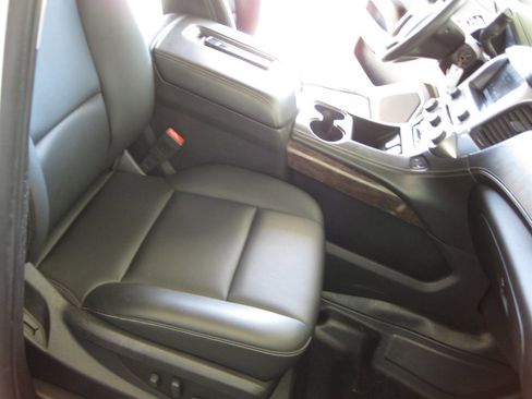 Used 2019 Chevrolet Tahoe LS w/ Skid Plate Package image 37