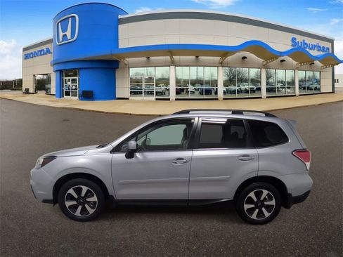 Used 2017 Subaru Forester 2.5i Limited image 5