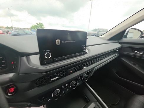 Used 2023 Honda Accord EX image 18