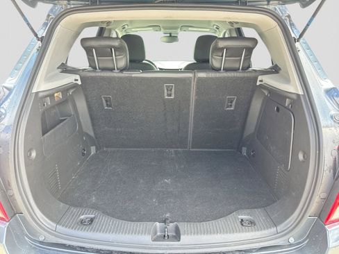 Used 2022 Chevrolet Trax LT w/ LT Convenience Package FWD image 37
