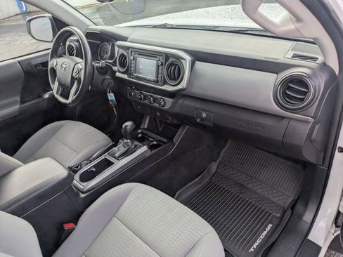 Used 2017 Toyota Tacoma SR5 w/ Tow Package image 25