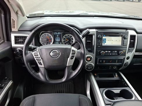 Used 2017 Nissan Titan SV image 12