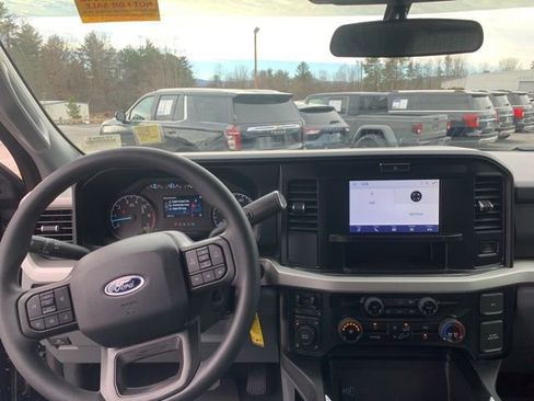 Used 2025 Ford F250 XLT w/ FX4 Off-Road Package image 24