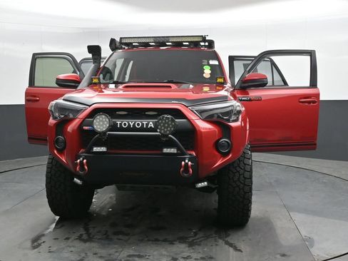 Used 2019 Toyota 4Runner TRD Off-Road AWD/4WD image 47