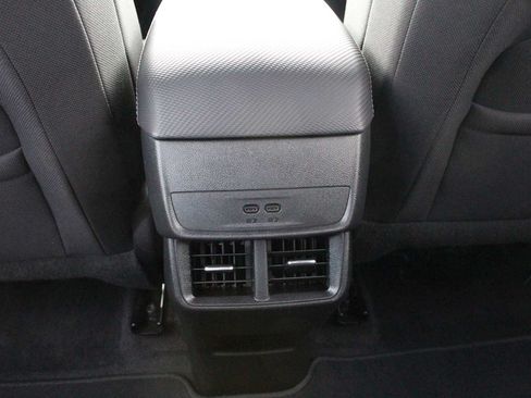 Used 2026 Chevrolet Equinox LT FWD image 24