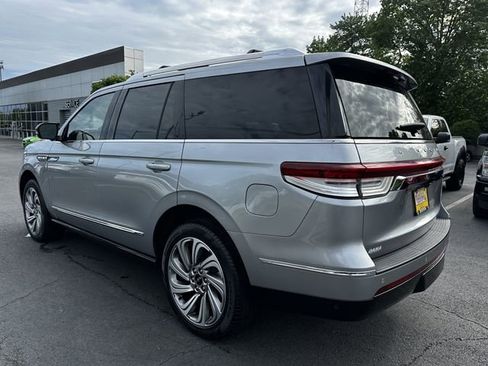 Certified 2023 Lincoln Navigator Reserve AWD/4WD image 7