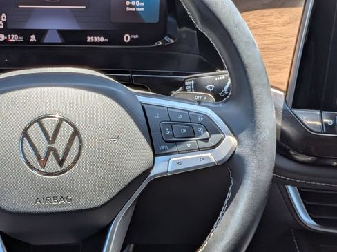 Used 2025 Volkswagen Atlas SE AWD/4WD image 18