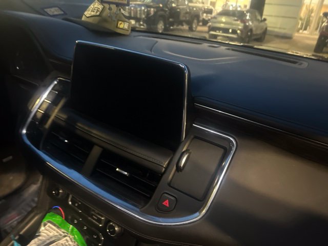 Used 2021 Chevrolet Tahoe Z71 w/ Luxury Package AWD/4WD image 8