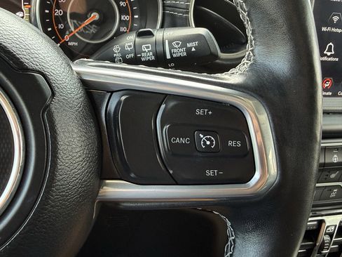 Used 2022 Jeep Wrangler Unlimited Sahara w/ Cold Weather Group AWD/4WD image 24
