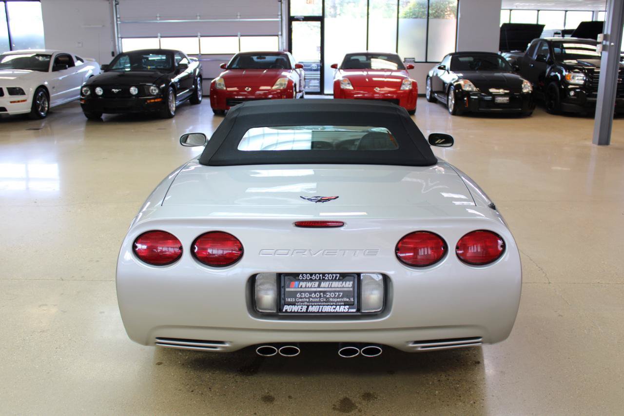 Used 2004 Chevrolet Corvette Convertible w/ Preferred Equipment Group RWD image 17